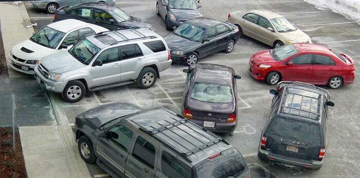 Wait, They Parked *There*?! 92 Hilariously Bad Parking Fails You’ve Gotta See