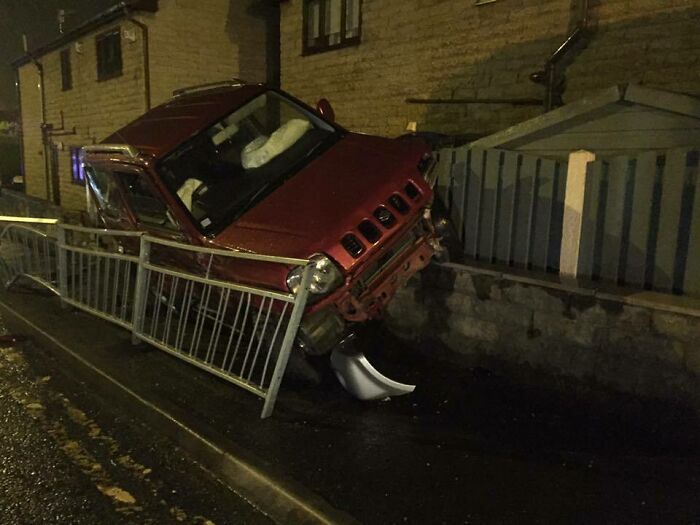 Wait, They Parked *There*?! 92 Hilariously Bad Parking Fails You’ve Gotta See