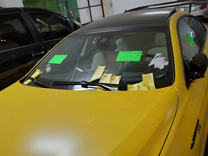 Wait, They Parked *There*?! 92 Hilariously Bad Parking Fails You’ve Gotta See
