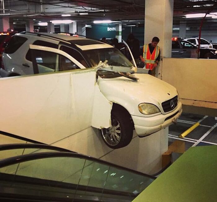 Wait, They Parked *There*?! 92 Hilariously Bad Parking Fails You’ve Gotta See