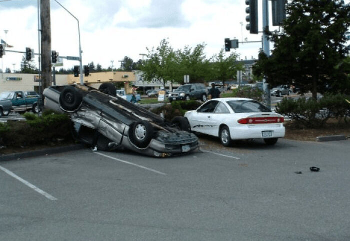 Wait, They Parked *There*?! 92 Hilariously Bad Parking Fails You’ve Gotta See