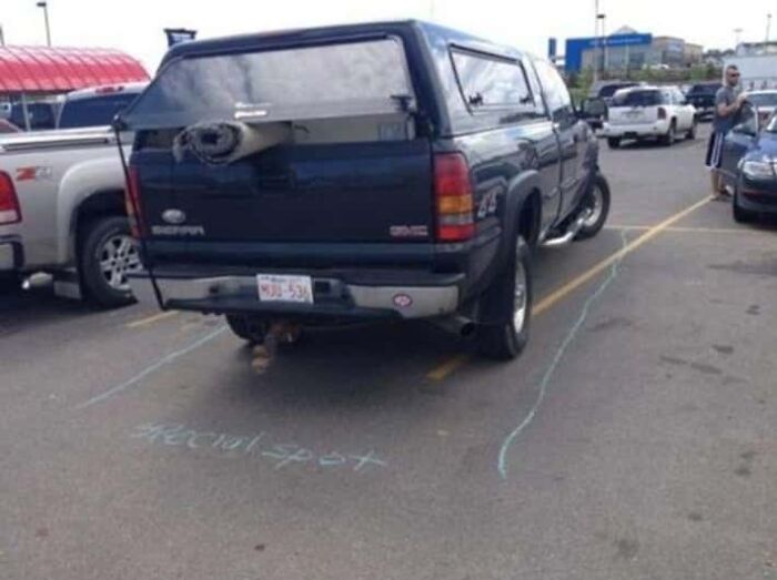 Wait, They Parked *There*?! 92 Hilariously Bad Parking Fails You’ve Gotta See