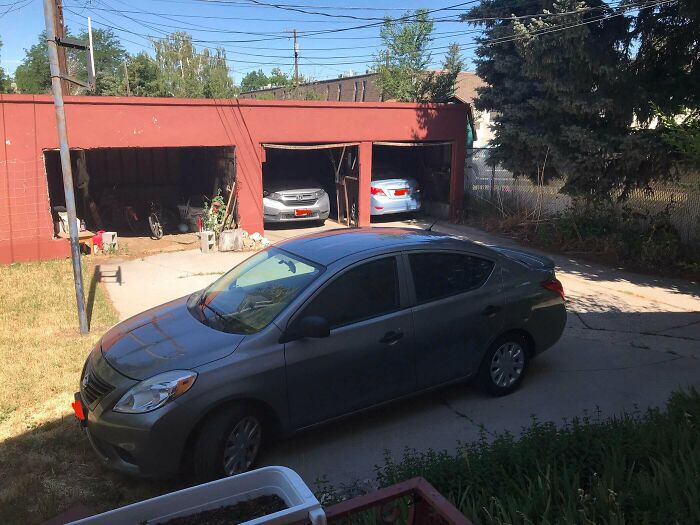 Wait, They Parked *There*?! 92 Hilariously Bad Parking Fails You’ve Gotta See
