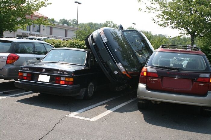 Wait, They Parked *There*?! 92 Hilariously Bad Parking Fails You’ve Gotta See