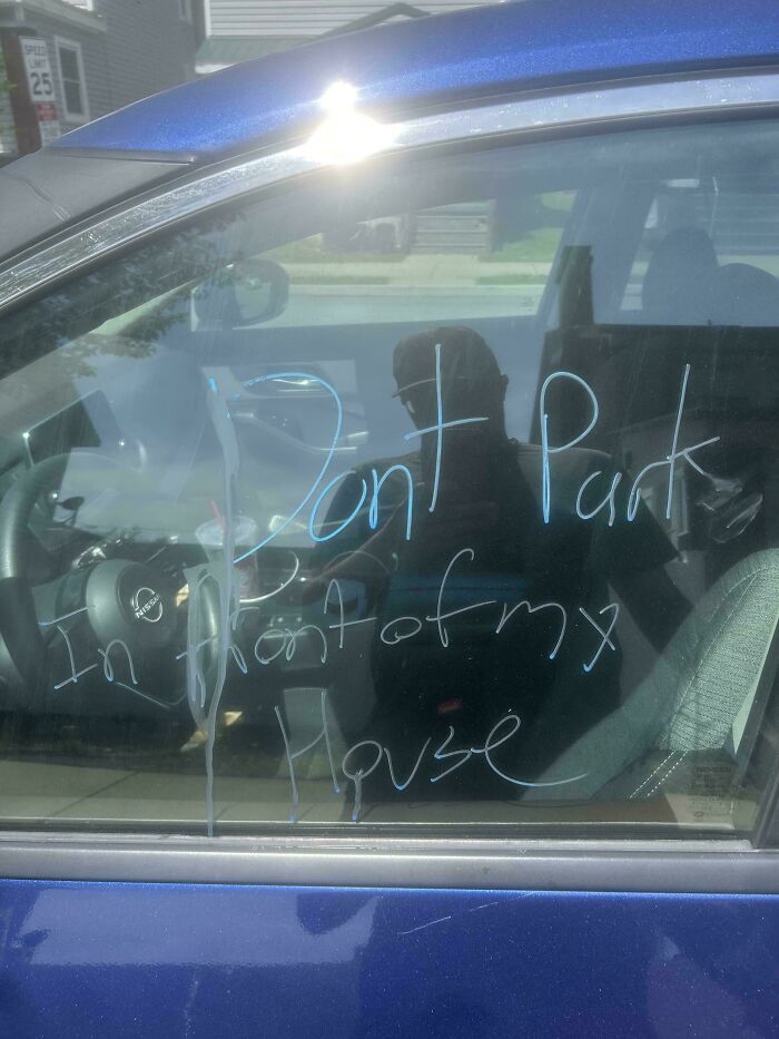 Wait, They Parked *There*?! 92 Hilariously Bad Parking Fails You’ve Gotta See