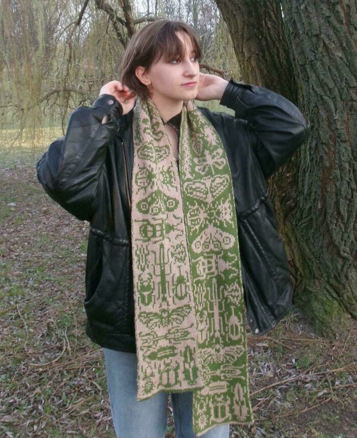 Spoiler: I made a scarf and it’s way cooler than your average knit.