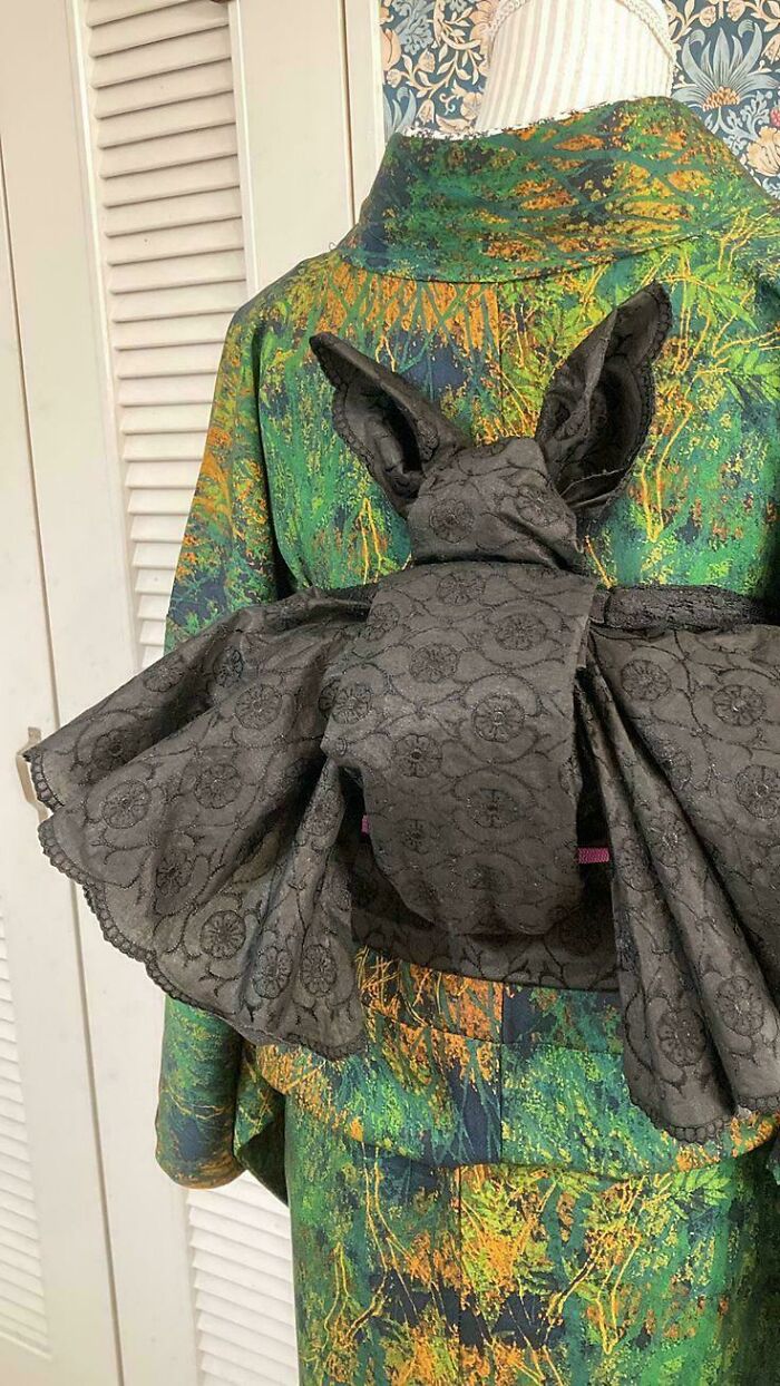 Bat Obi, because who doesn’t want a stylish bat accessory in their life?