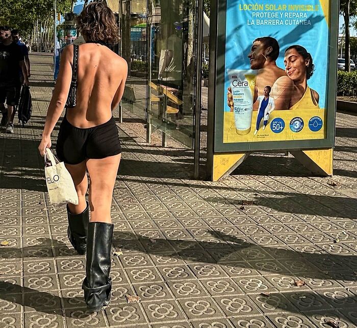 Wait Till You See These Hilarious Street Photos Where Everything Lines Up Just Right!