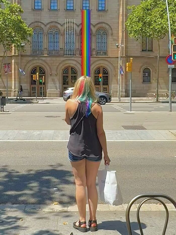 Wait Till You See These Hilarious Street Photos Where Everything Lines Up Just Right!
