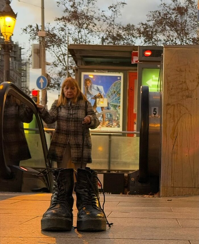 Wait Till You See These Hilarious Street Photos Where Everything Lines Up Just Right!