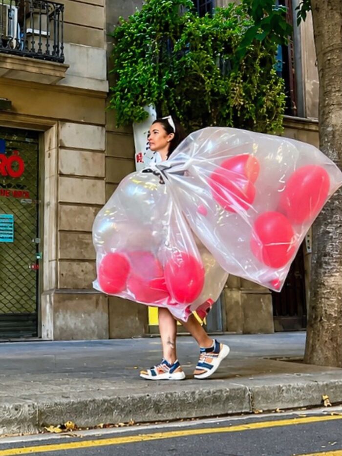 Wait Till You See These Hilarious Street Photos Where Everything Lines Up Just Right!