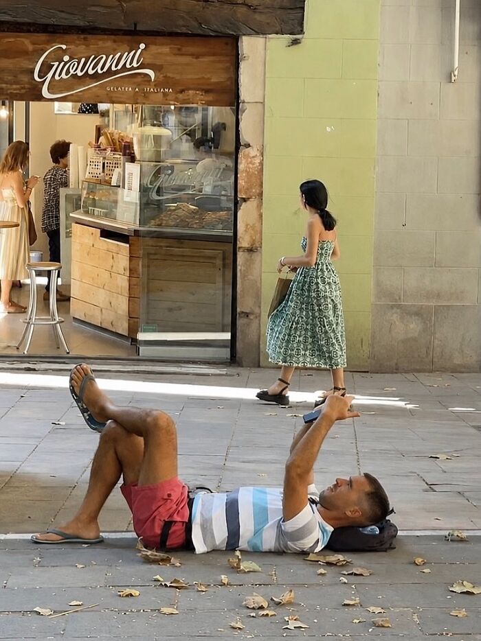 Wait Till You See These Hilarious Street Photos Where Everything Lines Up Just Right!