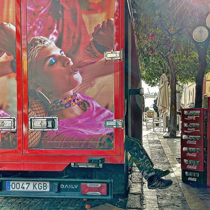Wait Till You See These Hilarious Street Photos Where Everything Lines Up Just Right!