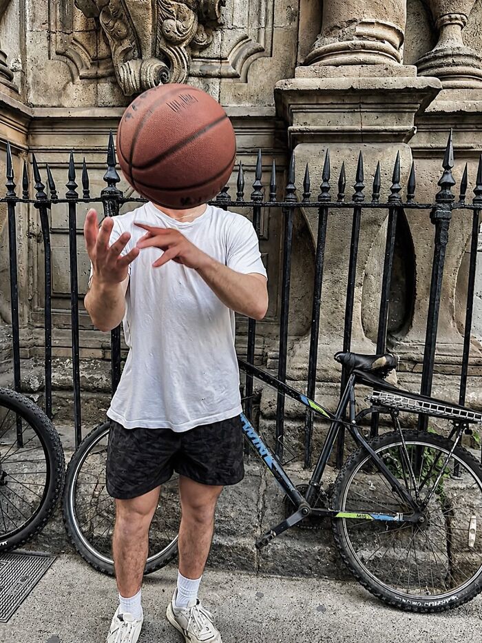 Wait Till You See These Hilarious Street Photos Where Everything Lines Up Just Right!