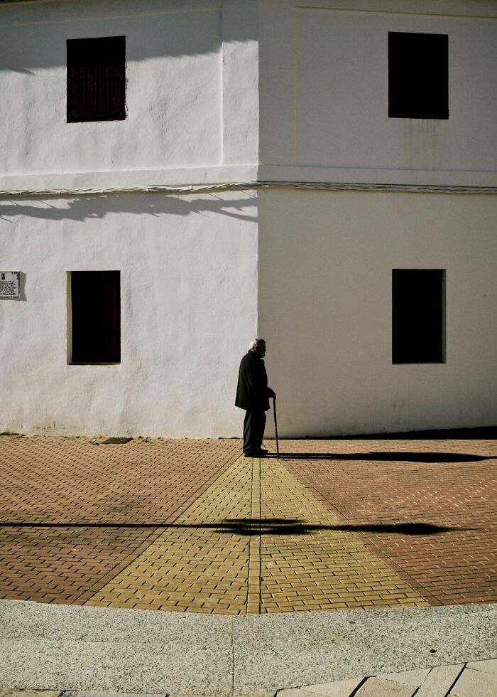 35 Street Photos That Prove Everyday Life Is Full of Surprises