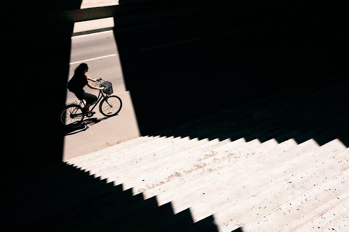 35 Street Photos That Prove Everyday Life Is Full of Surprises