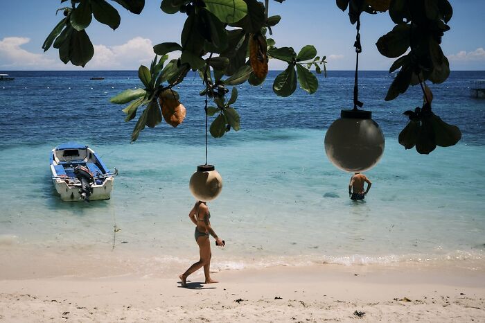 35 Street Photos That Prove Everyday Life Is Full of Surprises