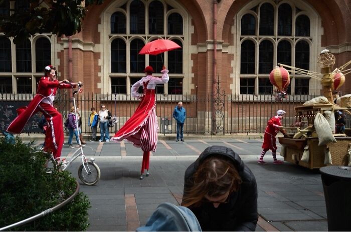 35 Street Photos That Prove Everyday Life Is Full of Surprises