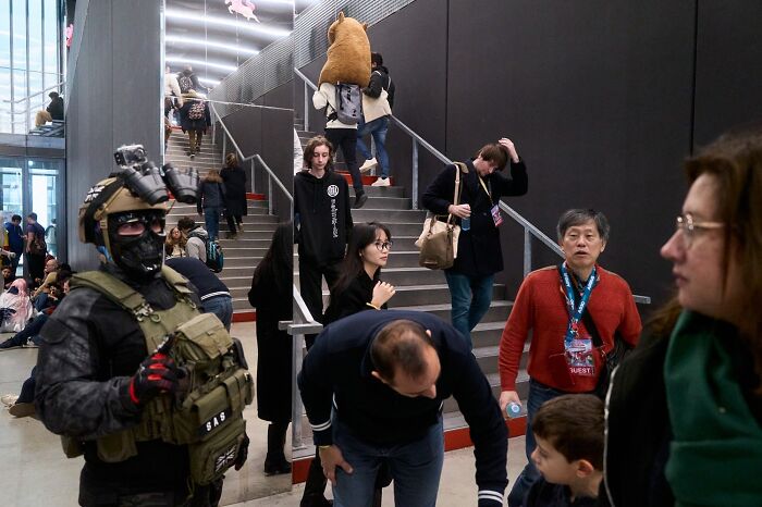 35 Street Photos That Prove Everyday Life Is Full of Surprises