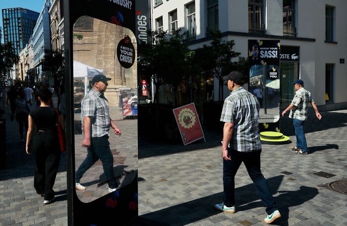 35 Street Photos That Prove Everyday Life Is Full of Surprises