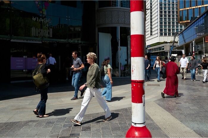 35 Street Photos That Prove Everyday Life Is Full of Surprises