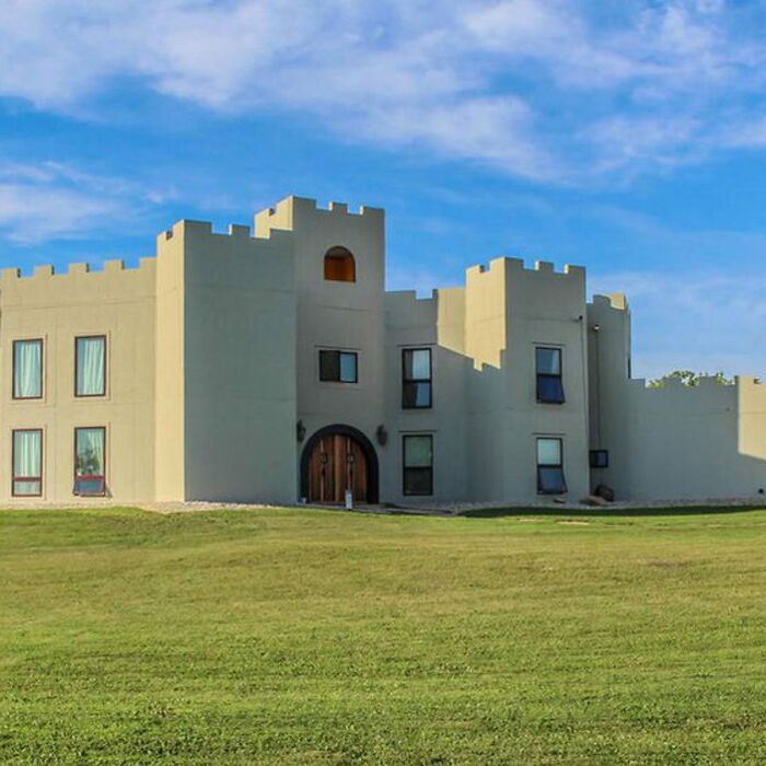 These Real Estate Listings Went WILD and You Have To See Them to Believe It