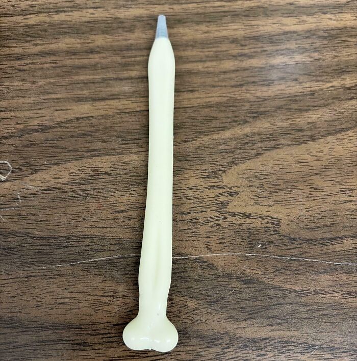 My BF’s Hospital Pen Is... Unique
