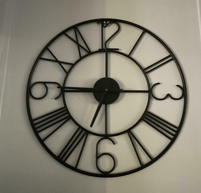 Nice Clock That Plays Hide and Seek With Time