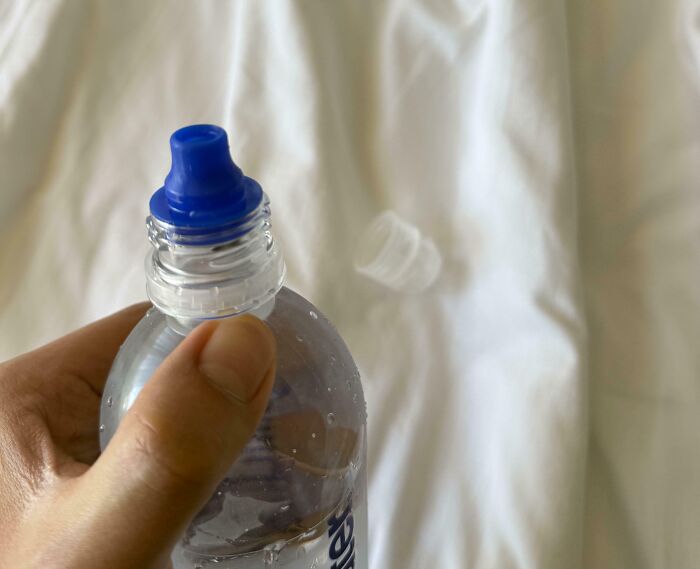 Smartwater Bottle Cap That Fights You To Refill