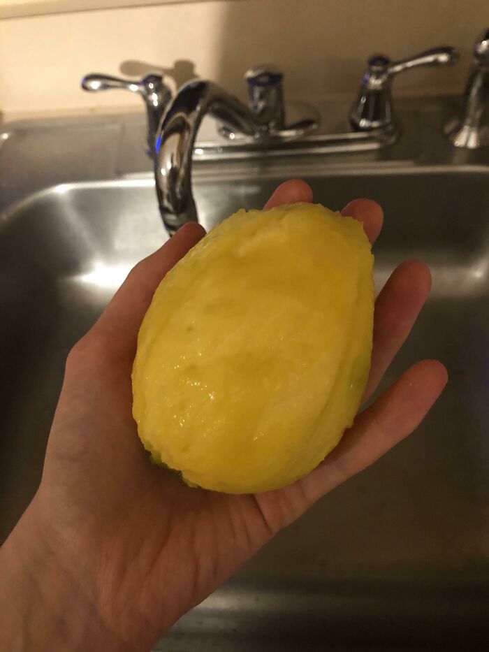 I Don’t Know How To Cut A Mango, So I Peel And Eat It Over The Sink