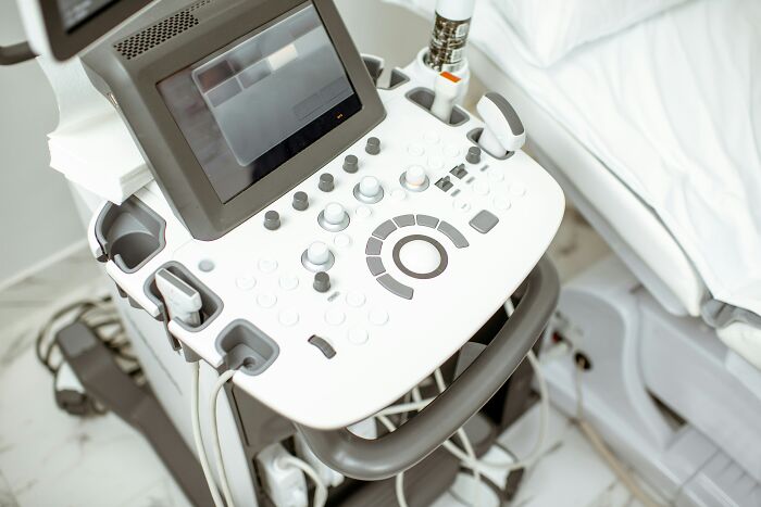 Wait, They Actually Shared That?! 40+ Gynecologist Stories That'll Make You Cringe and Laugh