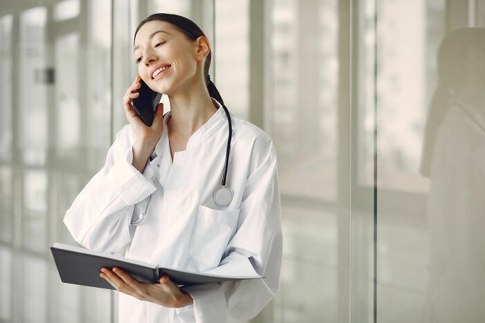 Wait, They Actually Shared That?! 40+ Gynecologist Stories That'll Make You Cringe and Laugh