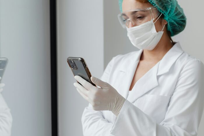 Wait, They Actually Shared That?! 40+ Gynecologist Stories That'll Make You Cringe and Laugh