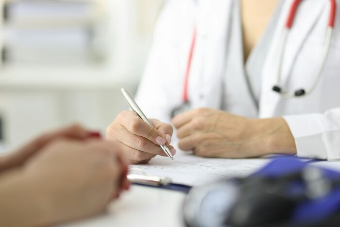 Wait, They Actually Shared That?! 40+ Gynecologist Stories That'll Make You Cringe and Laugh