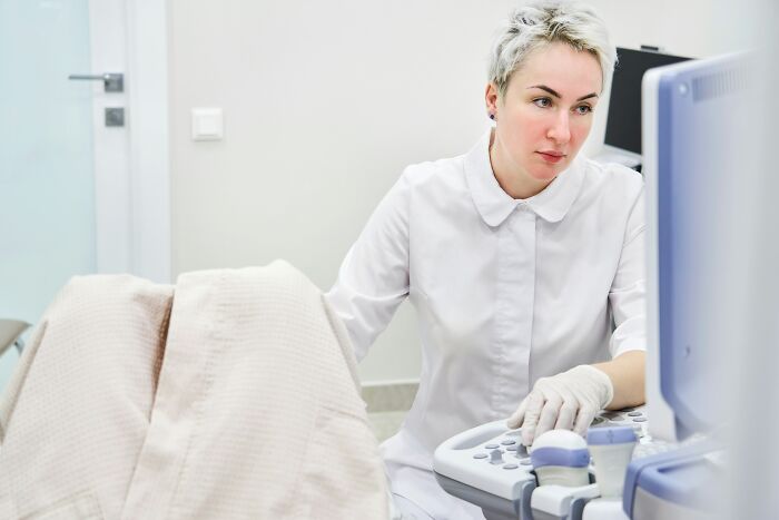 Wait, They Actually Shared That?! 40+ Gynecologist Stories That'll Make You Cringe and Laugh