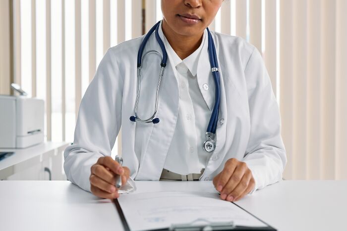 Wait, They Actually Shared That?! 40+ Gynecologist Stories That'll Make You Cringe and Laugh