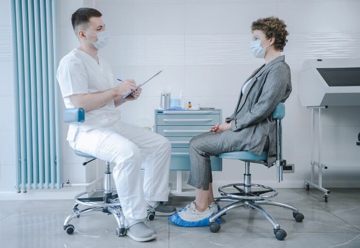 Wait, They Actually Shared That?! 40+ Gynecologist Stories That'll Make You Cringe and Laugh