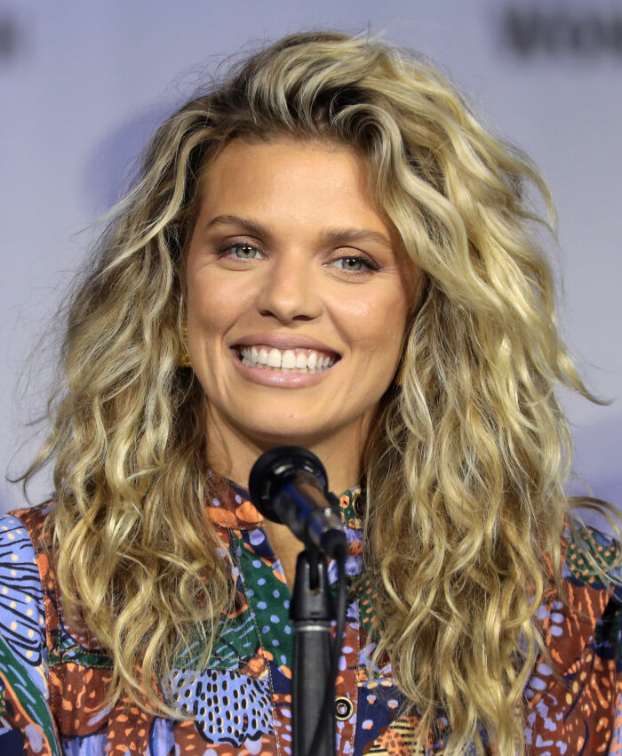 AnnaLynne McCord: TV Drama Queen and Activist, Age 39