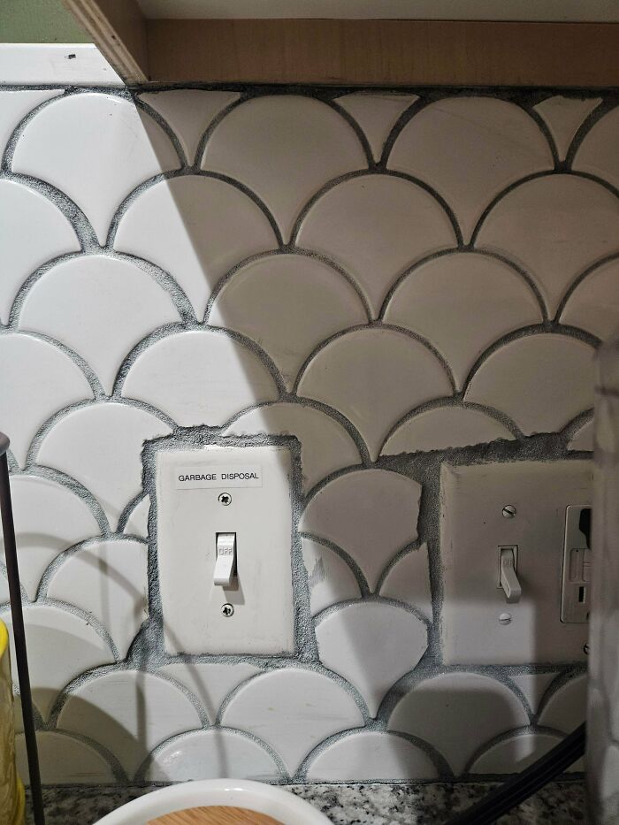 Wait, People Really Decorate Like This?! 40+ Hilarious Home Fails You Gotta See