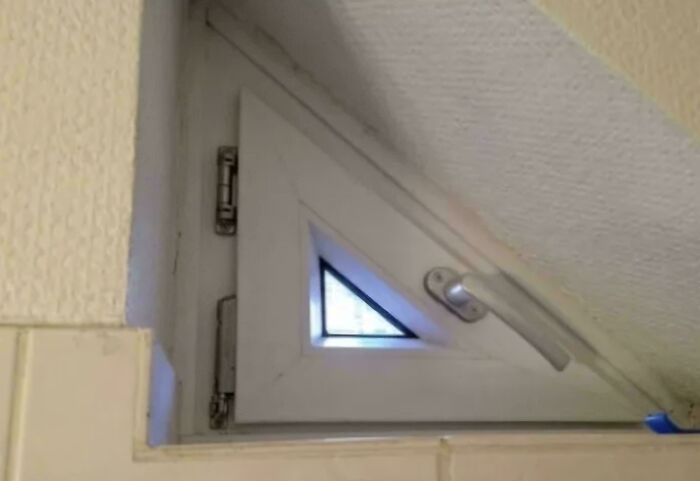 Wait, People Really Decorate Like This?! 40+ Hilarious Home Fails You Gotta See