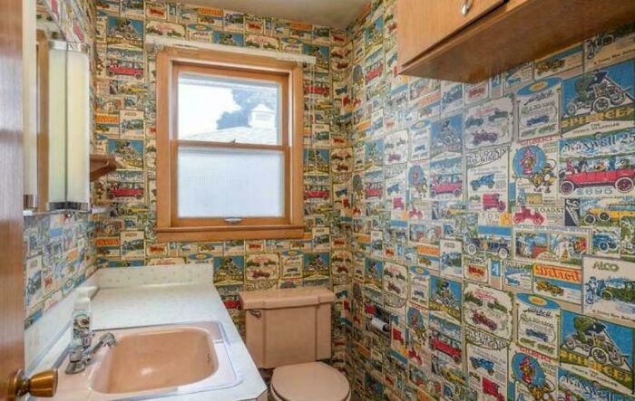 Wait, People Really Decorate Like This?! 40+ Hilarious Home Fails You Gotta See