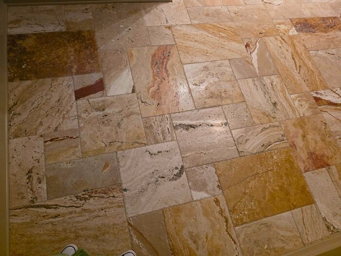 Wait, People Really Decorate Like This?! 40+ Hilarious Home Fails You Gotta See