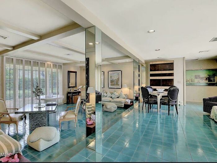 Wait, People Really Decorate Like This?! 40+ Hilarious Home Fails You Gotta See