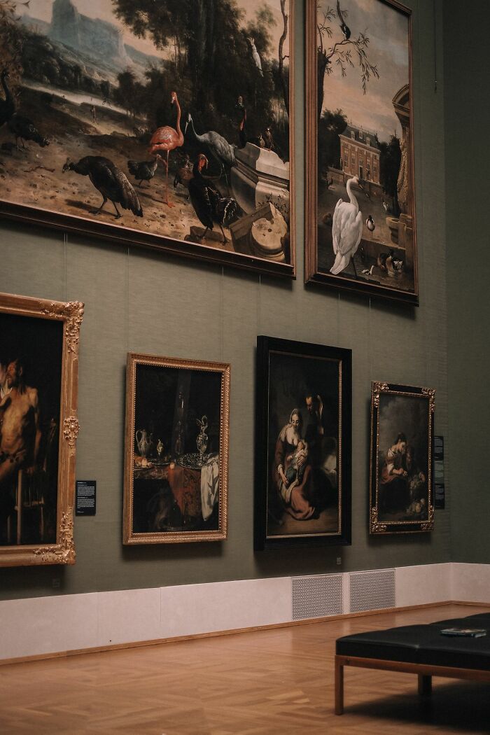 Wait, Museum Workers Spill The Wildest Behind-The-Scenes Stories!