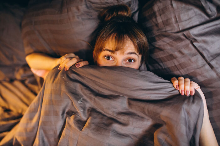 36 Absolutely Bizarre Houseguest Fails That Will Make You Go "Wait, What?!"