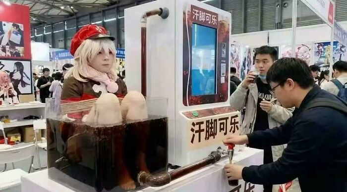 Cursed Convention: When Cosplay Gets Actually Weird