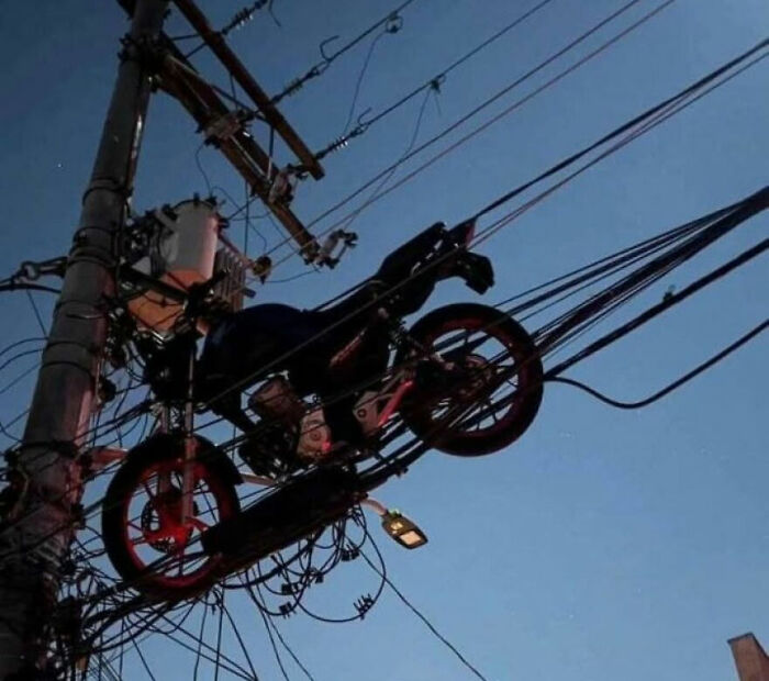 Parking Fails So Wild You'll Say, "Wait, They Parked Where?!"