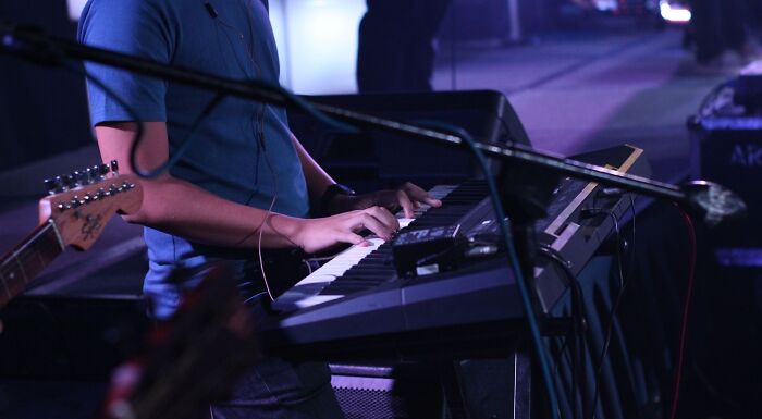 Live Music Showdown: Which Experience Would You Pick?