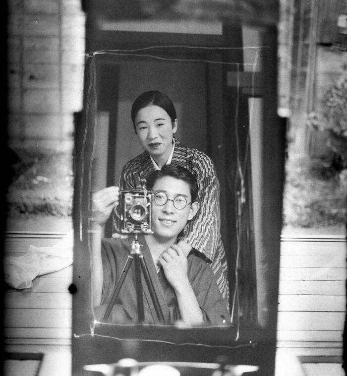 This 110-Year-Old Mirror Selfie From Japan? So Classy!