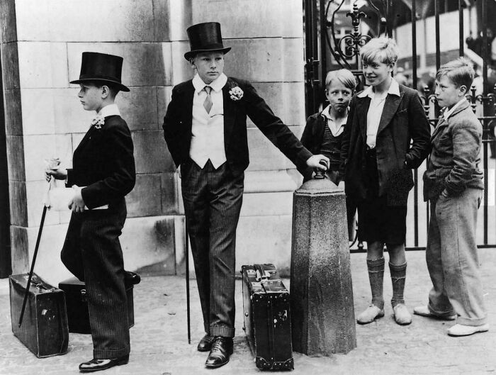 That One Photo That Totally Shows Britain’s Class Divide, 1937